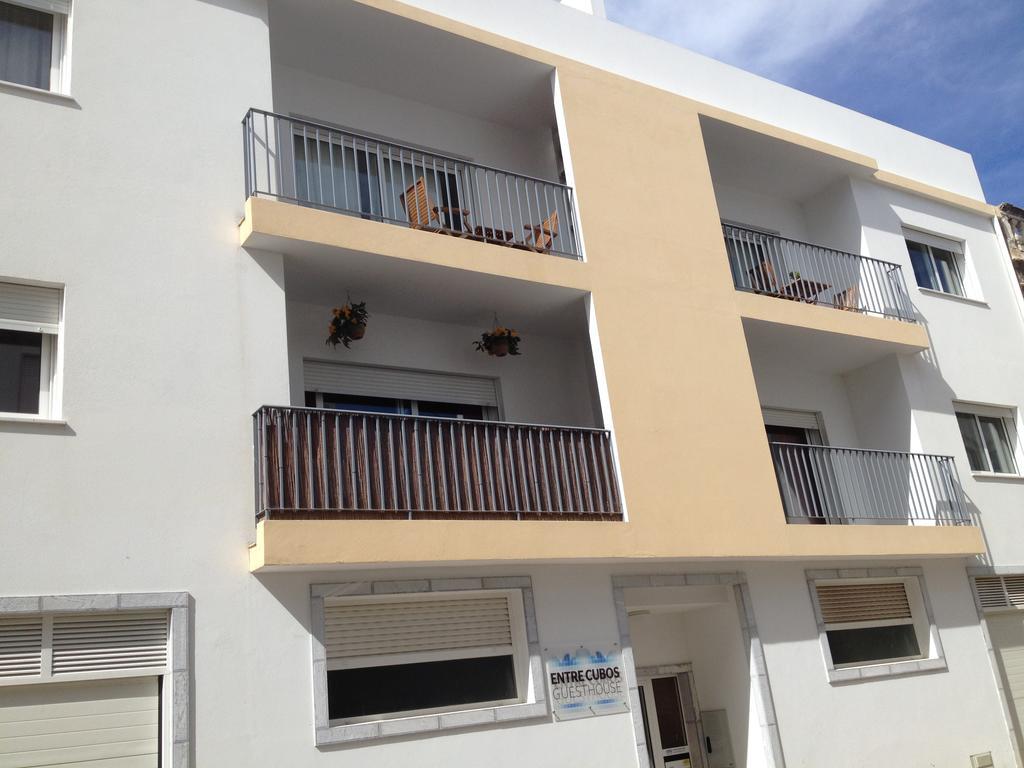 Entrecubos Guesthouse Olhão الغرفة الصورة